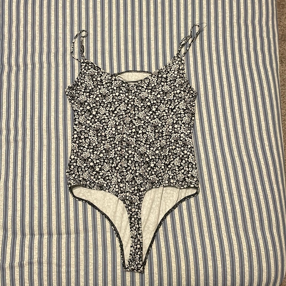 Derek Heart flower body suit